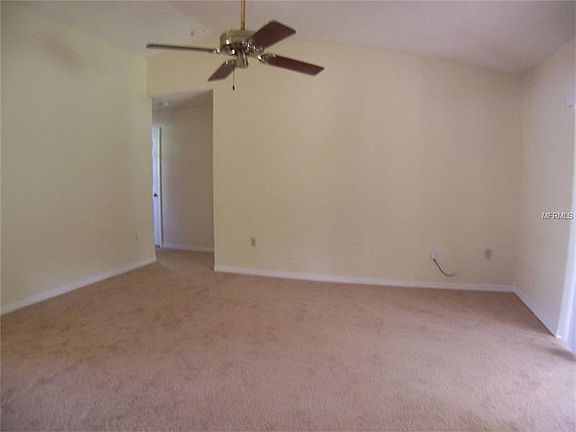 3rd image of 401 S Cobble Ct