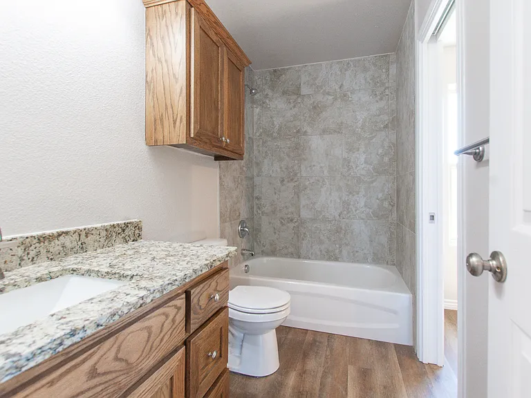 2542 Leroy Ln #B — Photo 7