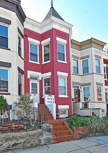 33 Q St NE