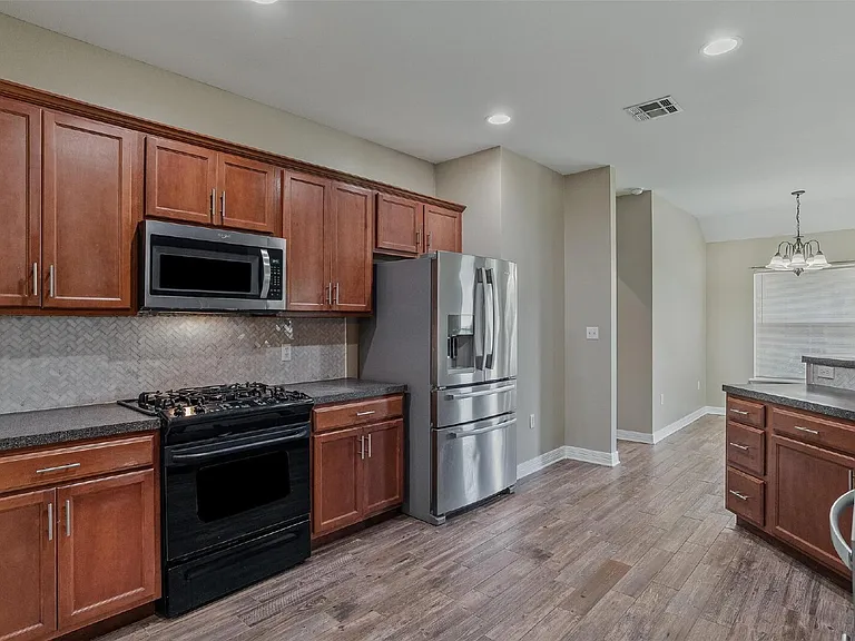2222 Shumark Trl — Photo 8
