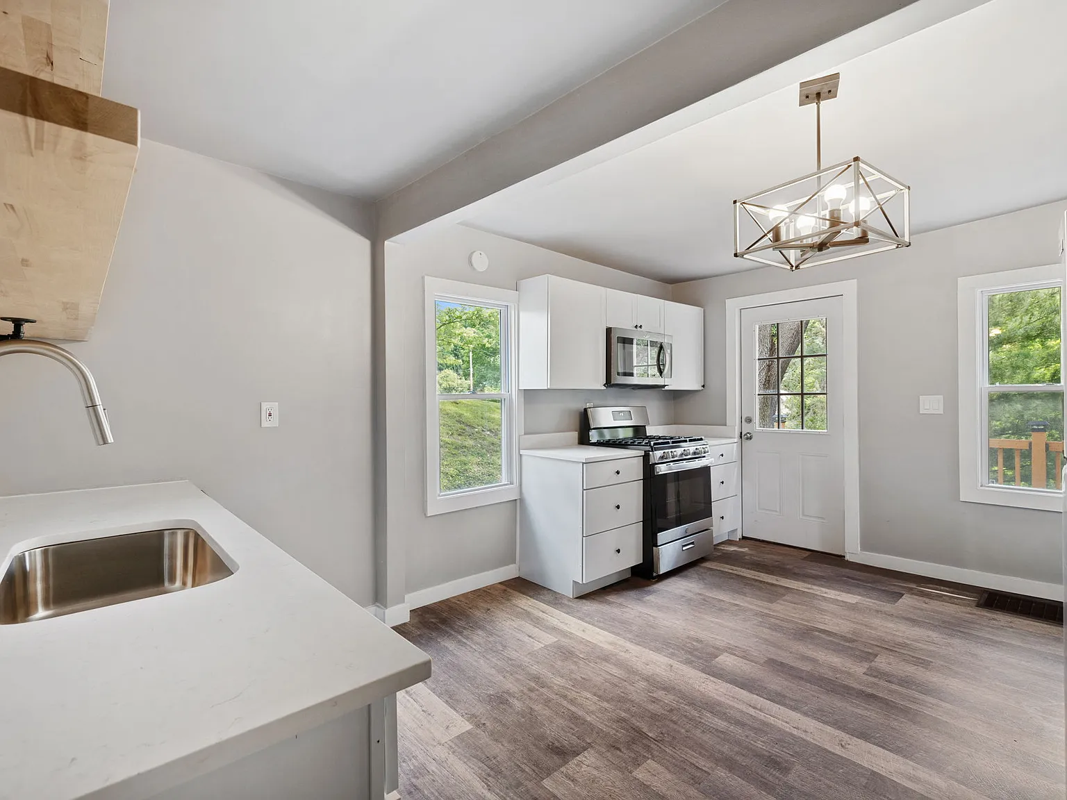 3 bed, 2.5 bath, 1600 sqft, $1,950 — Photo 4