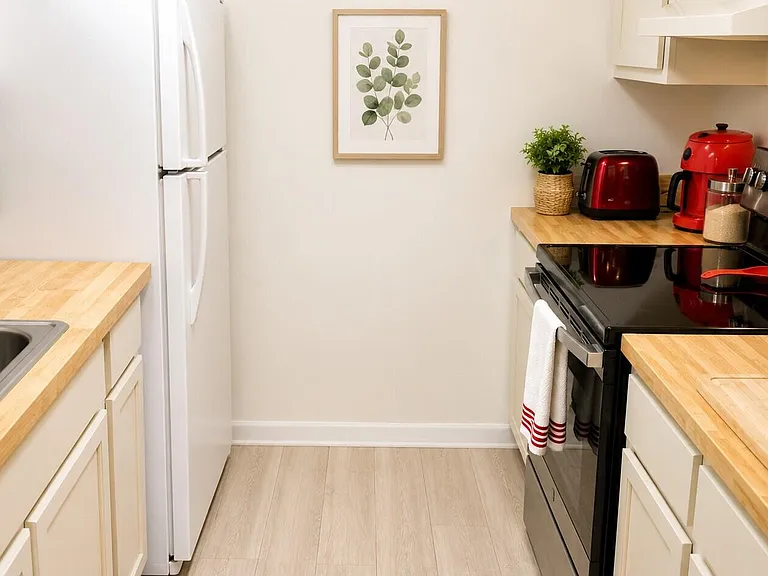 9690 S Belfort Cir #215 — Photo 6