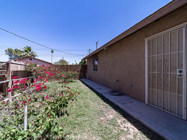 730 Pine Ave — Photo 11