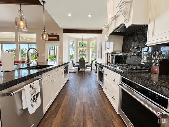 4th image of 653 Vineland Rd