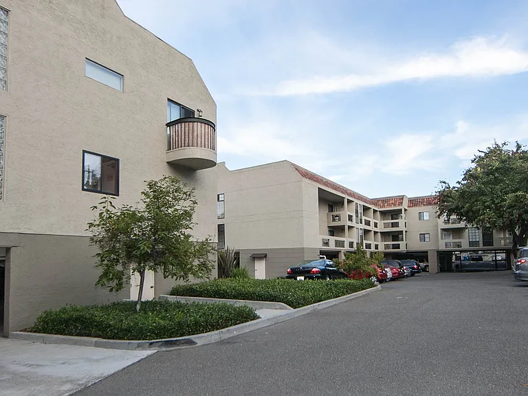 Lincoln Park Apartments — Photo 13