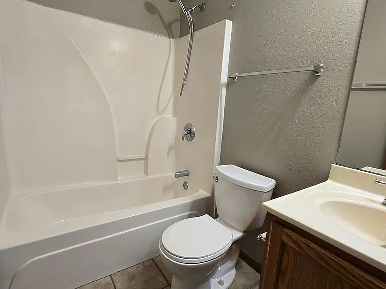 5713-5715 Canaveral Dr — Photo 10