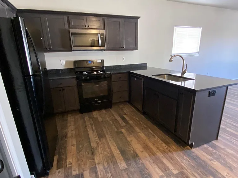 414 Lisa Cir — Photo 8