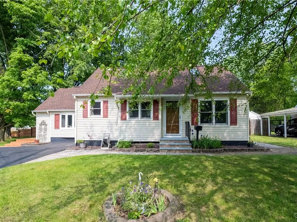 101 Van Mara Dr, North Syracuse, NY 13212