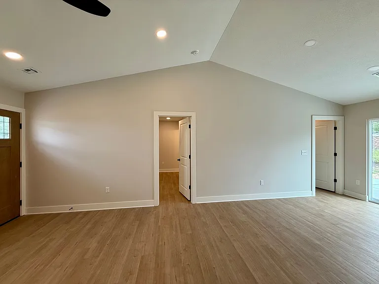 765 N Kansas Ct — Photo 5