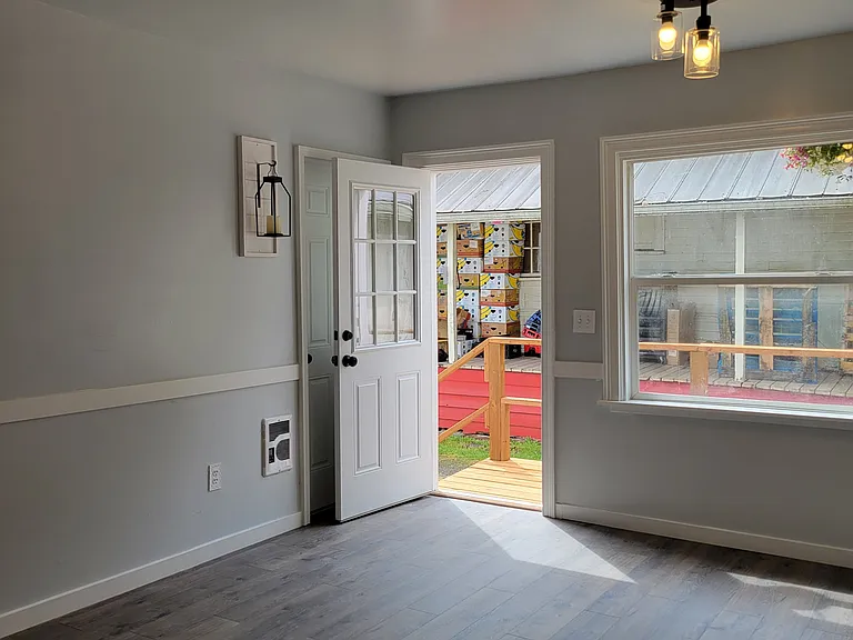 311 NW Kerron St — Photo 12