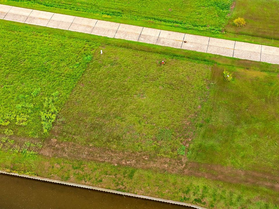 2nd image of 6192 Bayouside Dr
