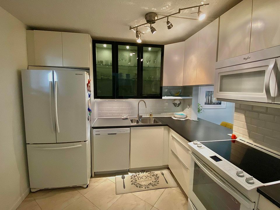 1st image of 2616 N Garden Drive #204