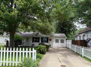 1205 W Rich St, Taylorville, IL 62568