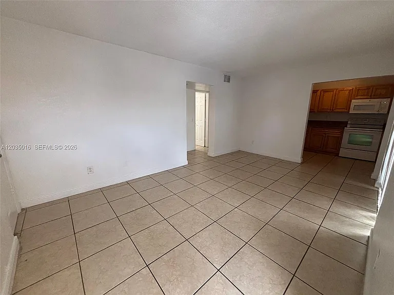 8275 NE Miami Ct #202 — Photo 6