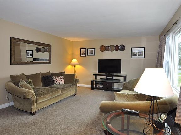 5th image of 1941 Meadow Dr
