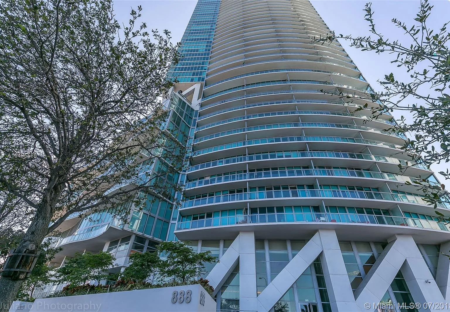 1 bed, 1.5 bath, 845 sqft, $3,150 — Photo 1
