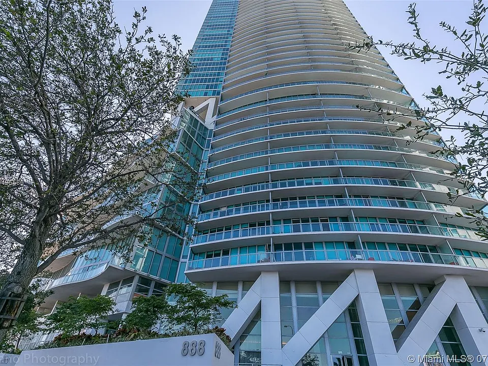 888 Biscayne Blvd #321