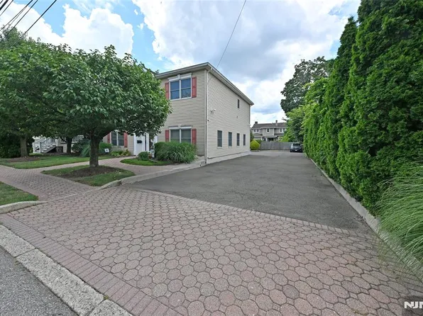 253 Madison Ave #1, Wyckoff, NJ 07481