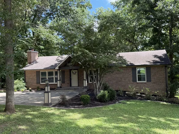 423 Rivermont Dr, Clarksville, TN 37043