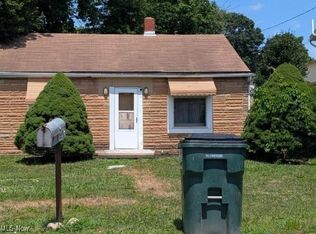 213 Hermann St, Barberton, OH 44203