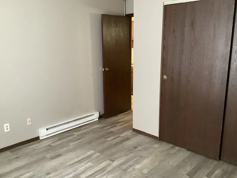 York Villa Apartments — Photo 17