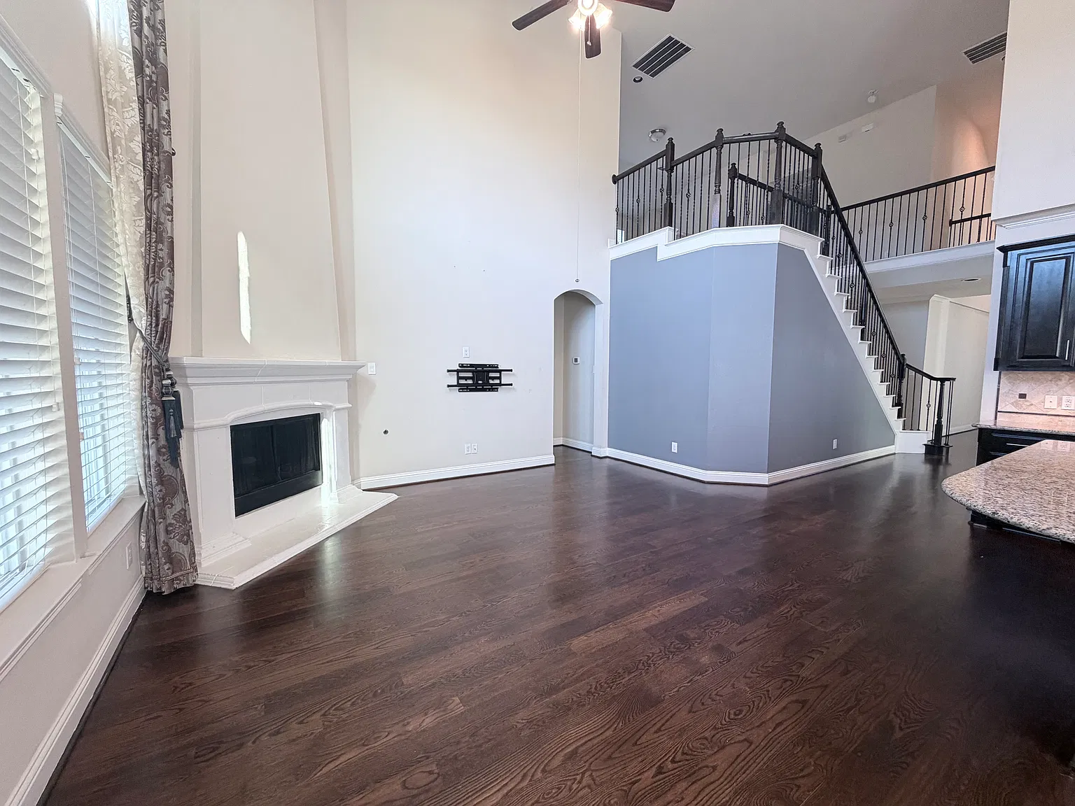 5 bed, 3124 sqft, $3,300 — Photo 3