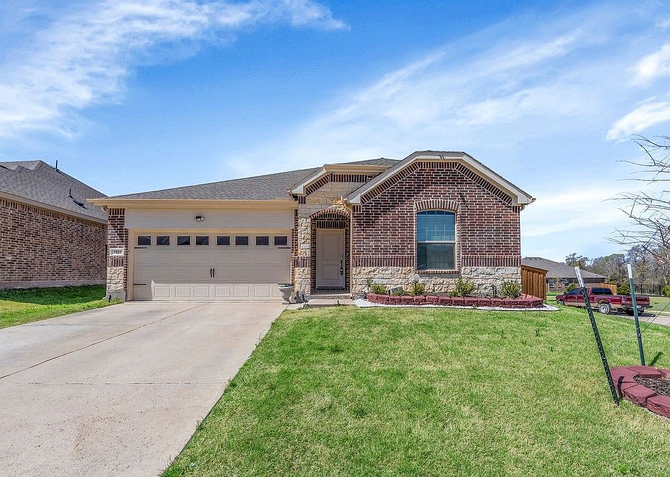 1st image of 1321 Lazy Grove Dr