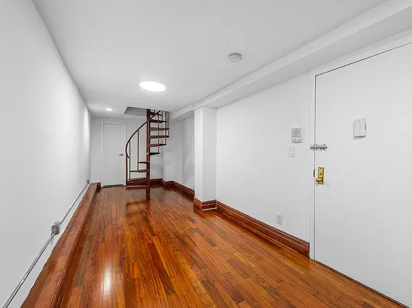 316 West 19th Street image 1 of 5