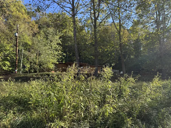 1800 Walgrove Rd, Elkview, WV 25071