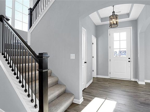 5th image of 15483 Edenvale Dr