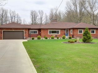 7747 Bronson Rd, Olmsted Township, OH 44138