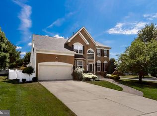 4 Chateau Cir, Marlton, NJ 08053