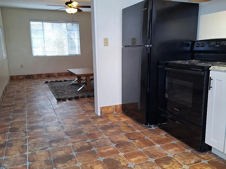 930 N 7th Ave #B — Photo 25