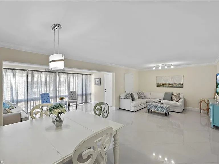 2100 Gulf Shore Blvd N #212 — Photo 14