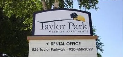 826 Taylor Pkwy — Photo 2