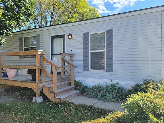 3rd image of 114 Cotts Dr