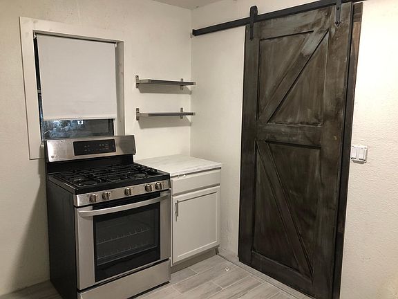 2nd image of 1108 E Jackson Ave #1108
