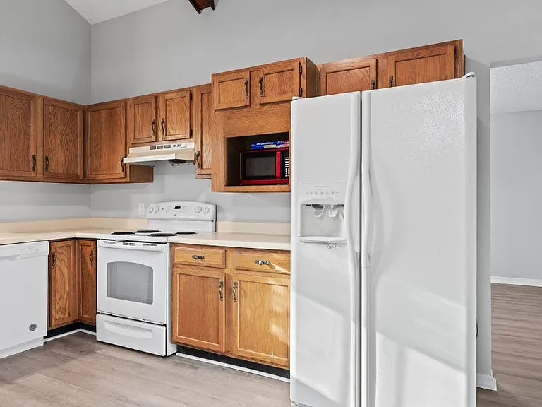 723 Prestwick Dr — Photo 12