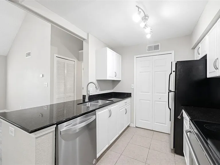 3274 Haviland Ct #201 — Photo 16