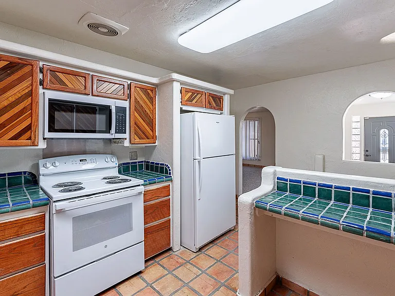 3118 N Santa Rita Ave — Photo 10