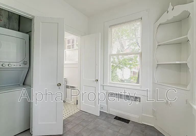 712 Augusta St — Photo 11