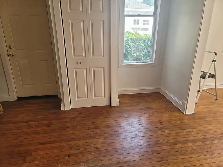 1111 Summer St — Photo 4