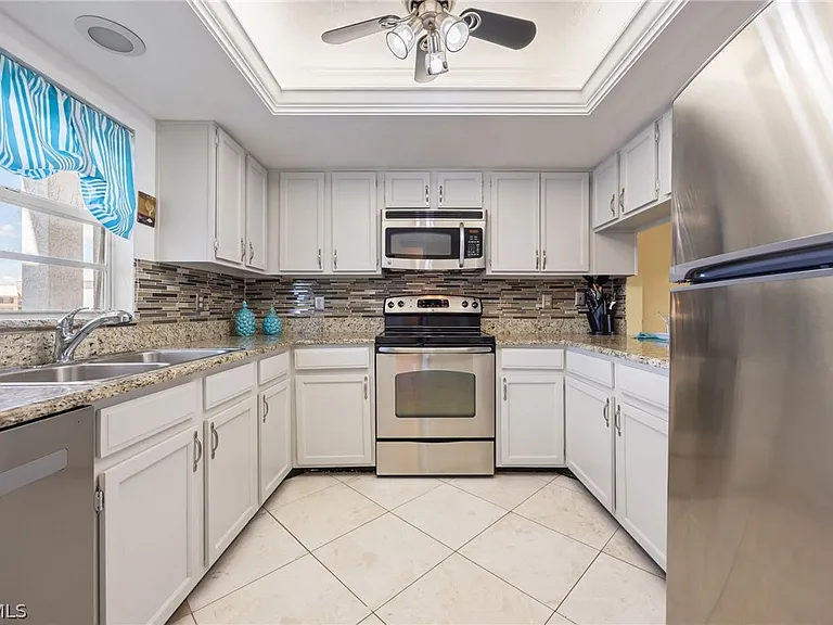 4511 Bay Beach Ln #315 — Photo 5