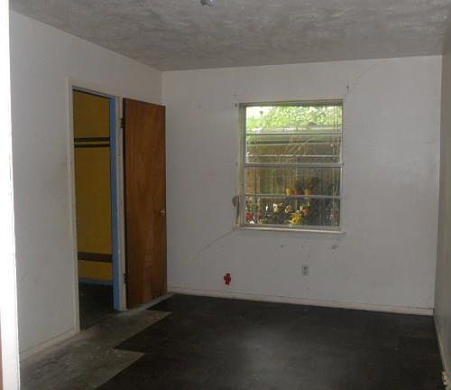 3rd image of 7015 Kingsway Dr
