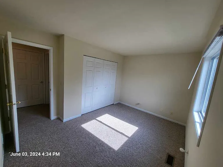 315 Creekside Dr #A — Photo 13