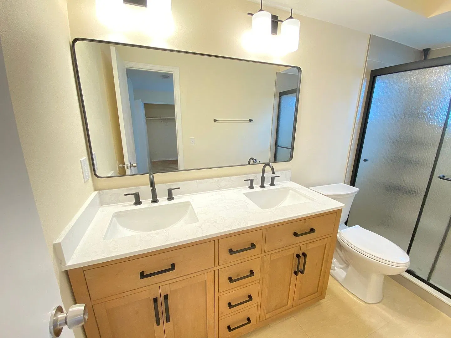 2 bed, 2.5 bath, 1159 sqft, $1,850 — Photo 4