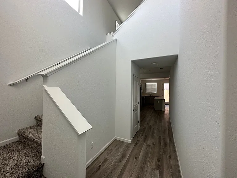 3009 N Creekside St — Photo 4