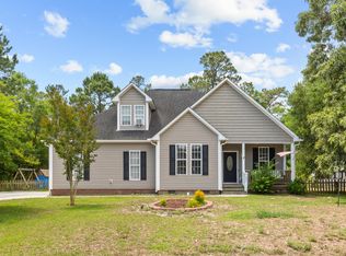 1431 Chadwick Shores Dr, Sneads Ferry, NC 28460