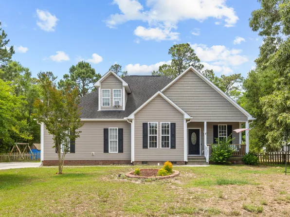1431 Chadwick Shores Dr, Sneads Ferry, NC 28460