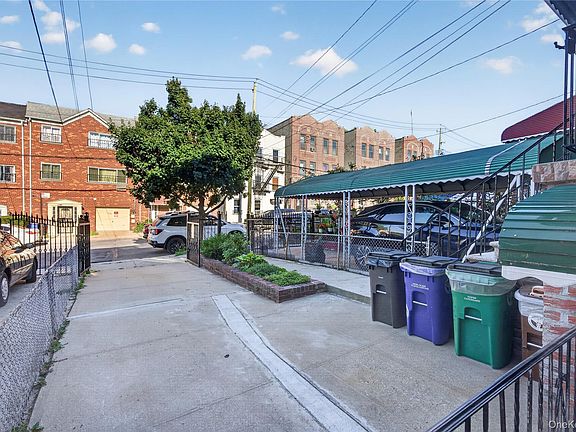 2nd image of 3043 Matthews Avenue